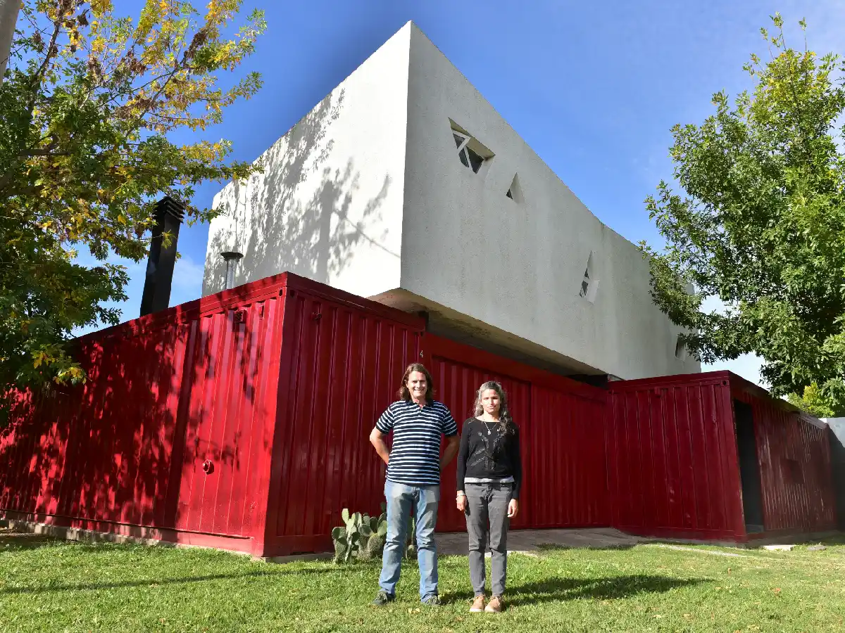 La experiencia en primera persona de vivir en una casa contenedor             