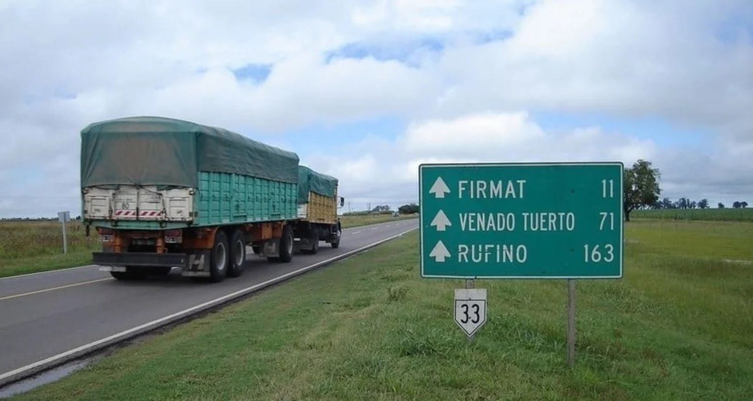 Ruta 33, una de las muchas trazas de jurisdicción nacional que surcan el territorio santafesino. Foto: Archivo