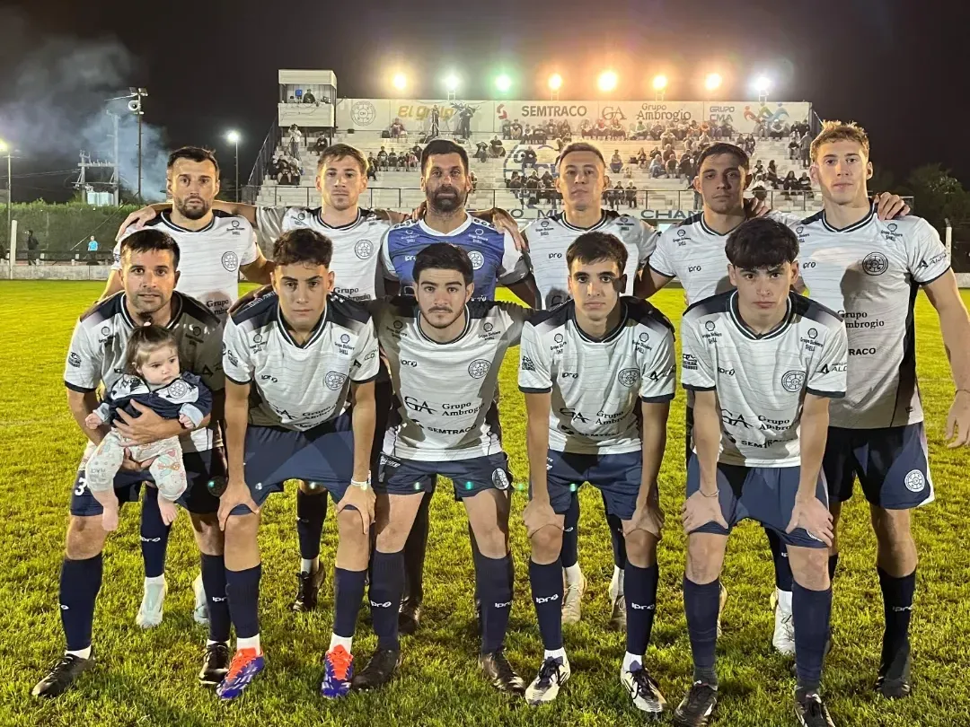 Chañarense revirtió un 0-2 y se quedó con un valioso empate para viajar a Hughes el miércoles próximo.