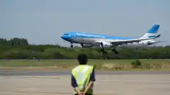 Llegó a Ezeiza el avión con la segunda tanda de 300 mil dosis de la vacuna Sputnik V
