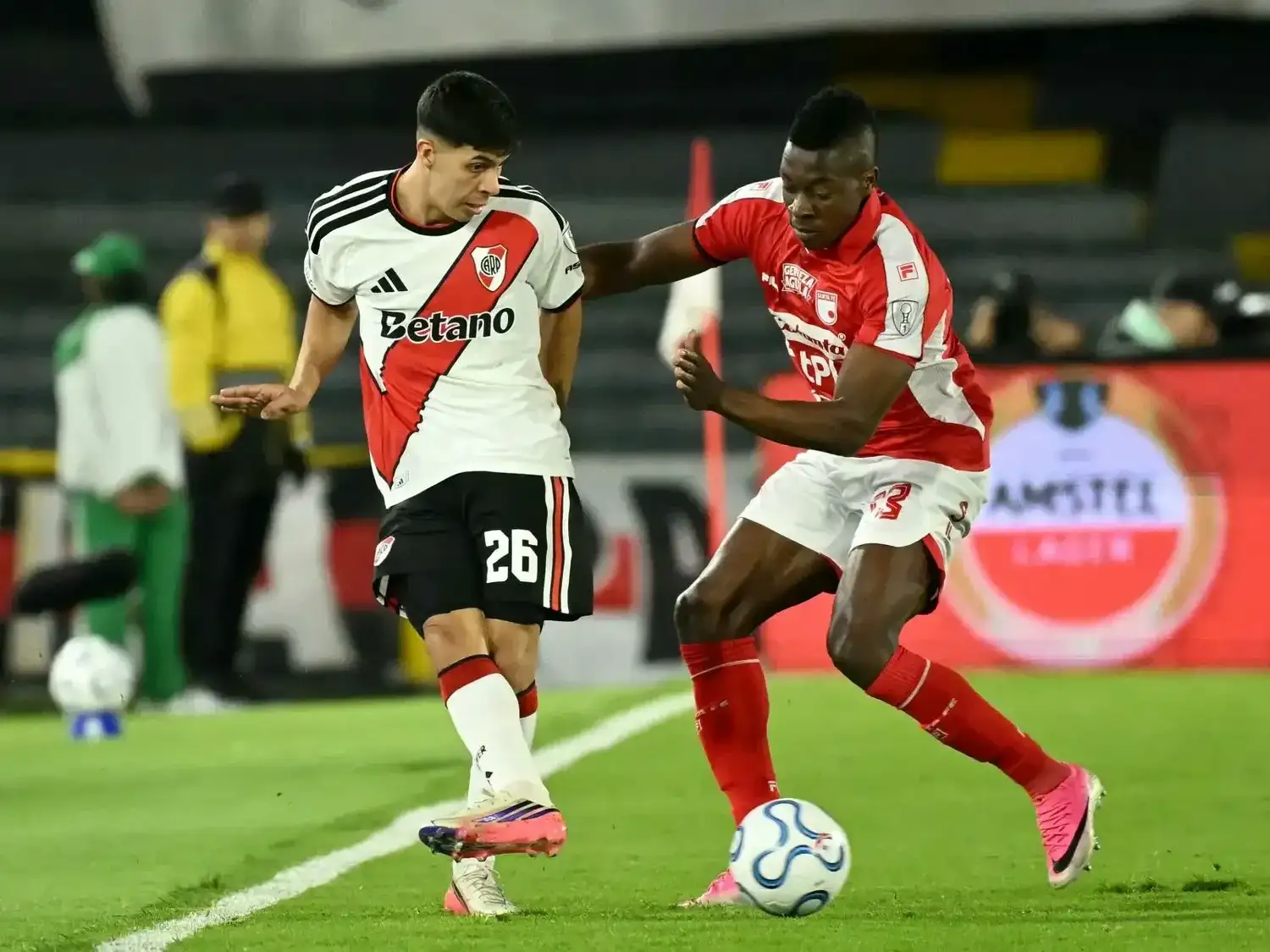 Una noche decisiva en el Monumental: River define ante Santa Fe