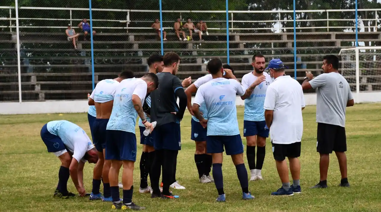 Clásico clave para salir del fondo: Juventud visita a Gimnasia en Uruguay