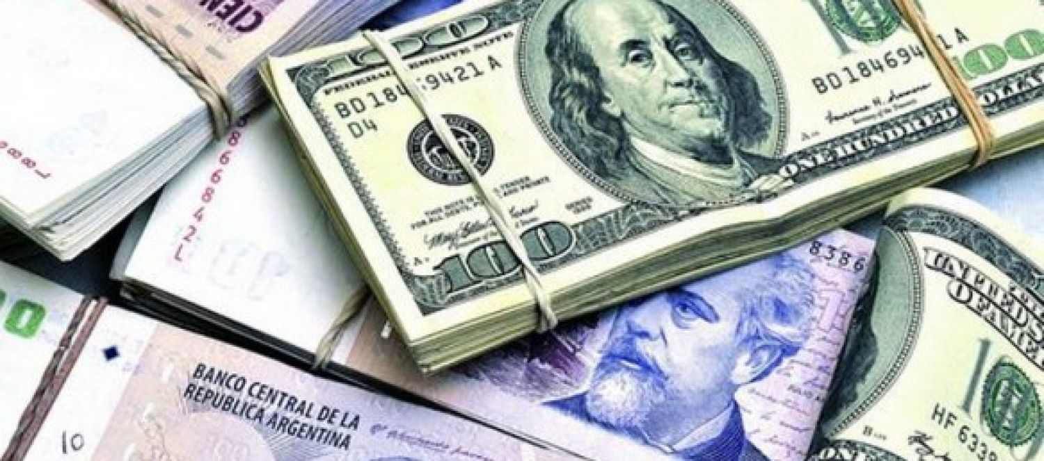 Cotización del dólar: Subió el oficial y bajó el blue