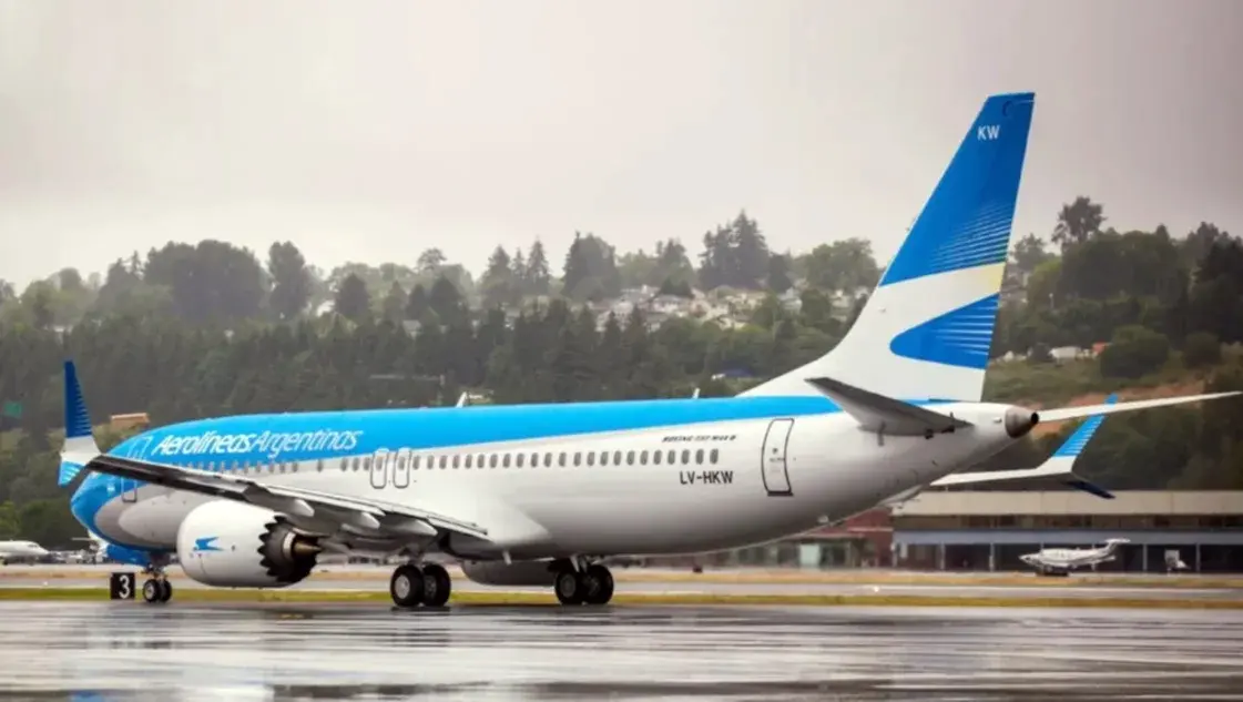 Un avión de Aerolíneas Argentina aterrizó de urgencia en Córdoba