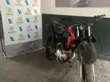 Al momento de la actuación, se constató que el rodado, de marca Honda XR 150 cc, no tenía la patente colocada.