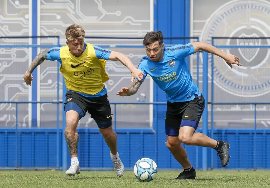 Alfaro ensayó sin Tevez ni Ábila, pero no los descarta