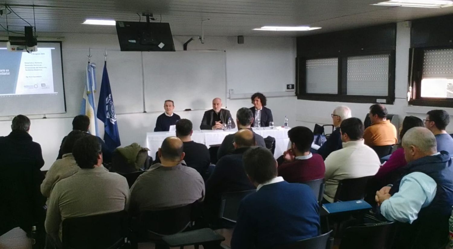 La Facultad de Ciencias Económicas presentó el Curso de Desarrollo Territorial