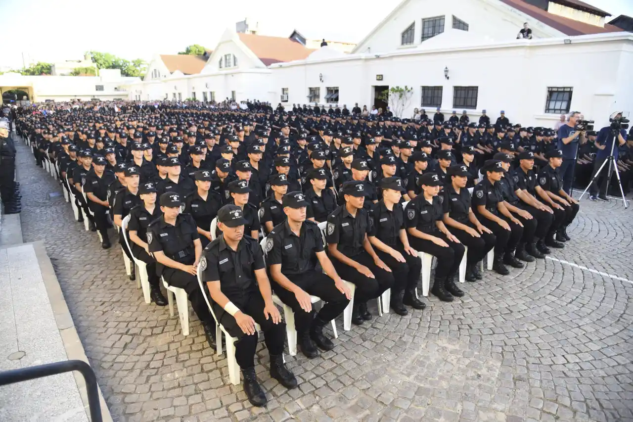Egresaron 741 cadetes de la escuela de policía de Rosario