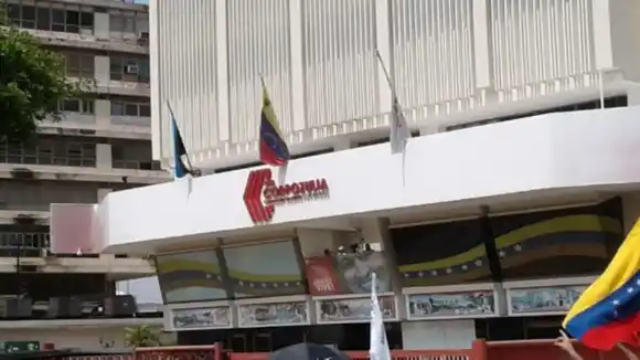 YUKPAS VOLVIERON A LA CARGA: tomaron nuevamente la sede de Corpozulia (+Video)