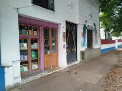 La Biblioteca Salceda sufrió el robo de materiales importantes para el dictado de los talleres