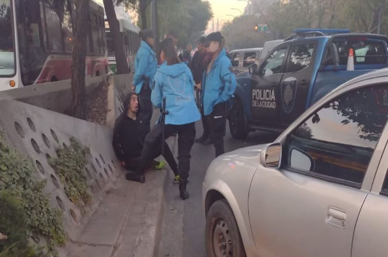 Buenos Aires: un conductor atacó a otro con una cuchilla de carnicero en plena Av. 9 de Julio