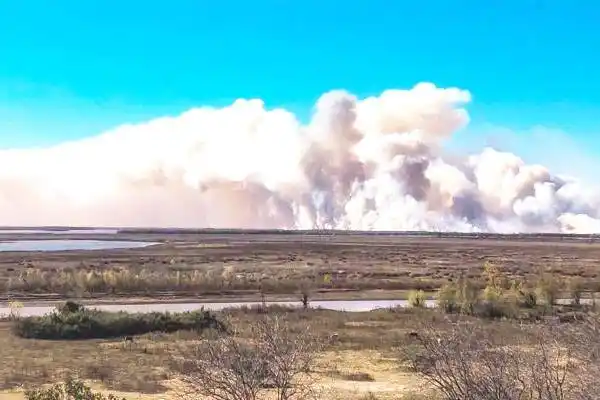 Dos provincias con focos activos de incendios forestales