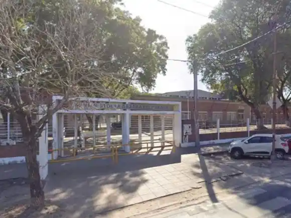 Batalla campal entre alumnas en una escuela de Entre Ríos: hay cuatro docentes heridos