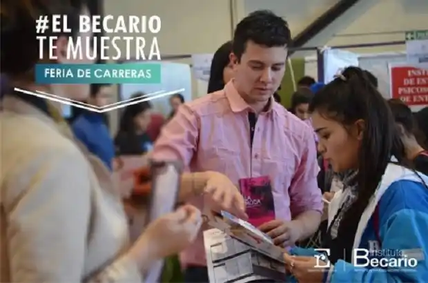 Arrancó la Feria de las Carreras del Becario 