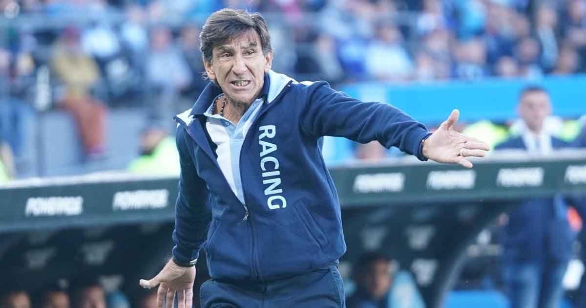 Racing perdió ante Talleres con un jugador más y se alejó de los líderes