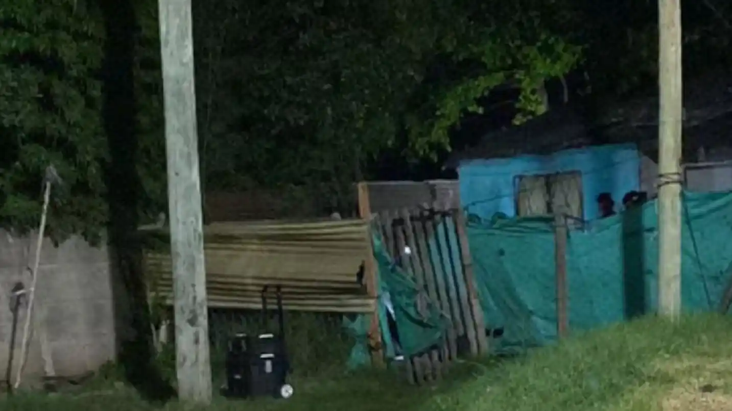 Horror en Claypole: un nene de 12 años encontró a su madre enterrada en el patio de su casa