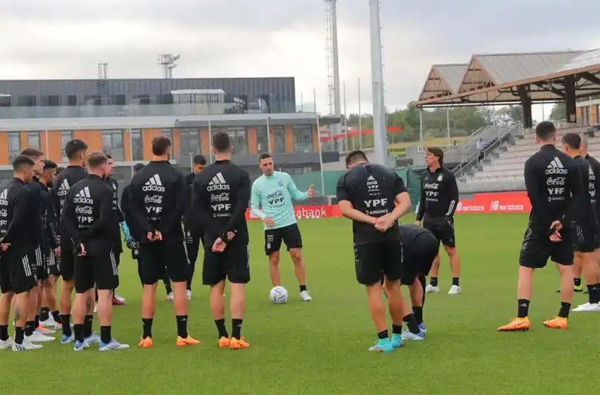 Scaloni empieza a definir el equipo de Argentina para jugar con Estonia