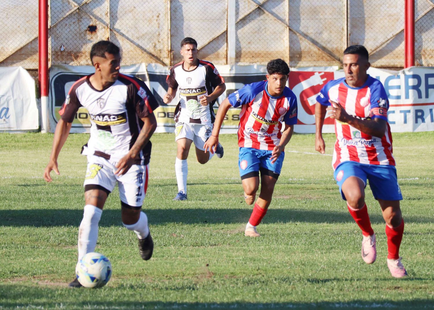 Torneo Regional Libertad Visita a Juan Bautista Alberdi. Victoria recibe a Cosmos de federación