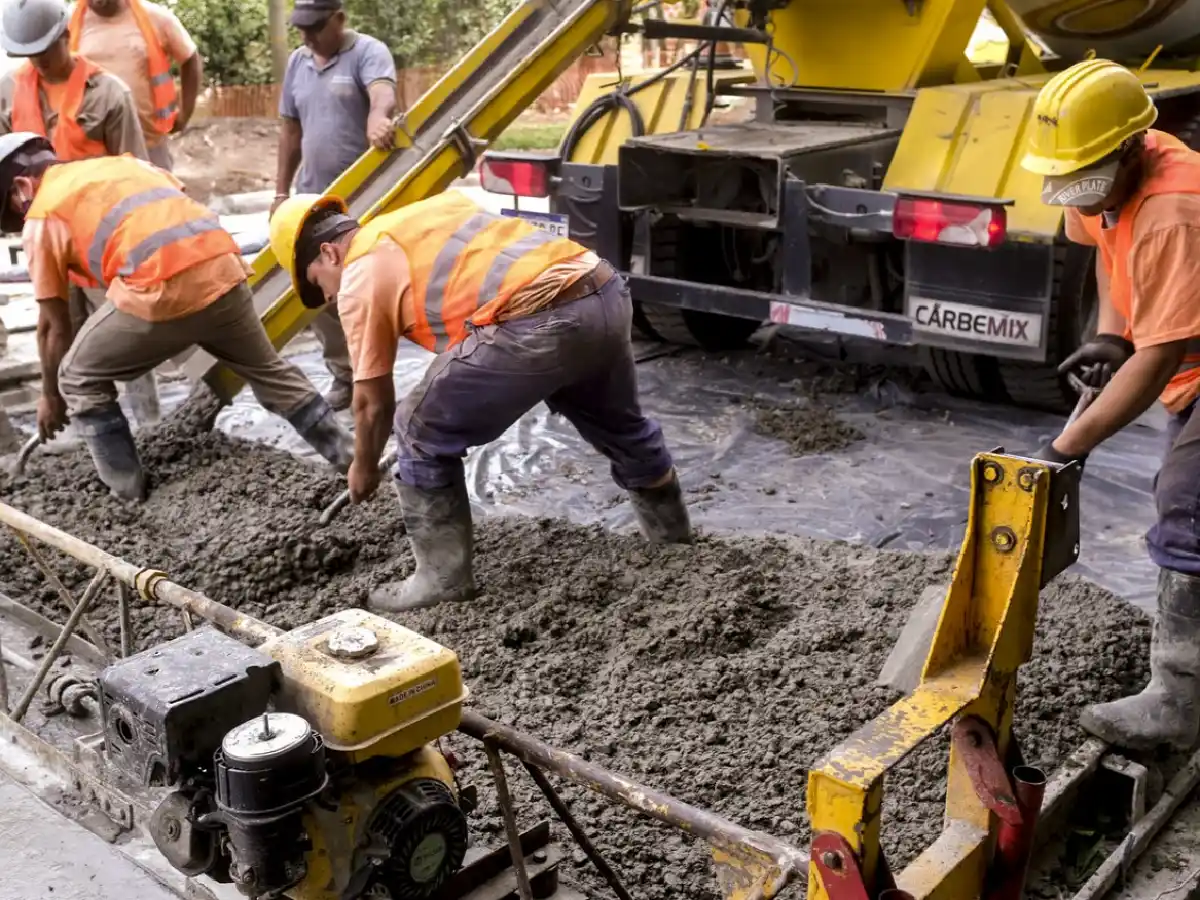 Los despachos de cemento atenúan su crecimiento interanual, pero ya recuperaron el nivel de 2019