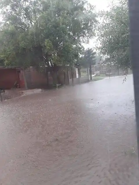 Con el asfalto nuevo, en Formosa al 2100 se inunda más que antes 