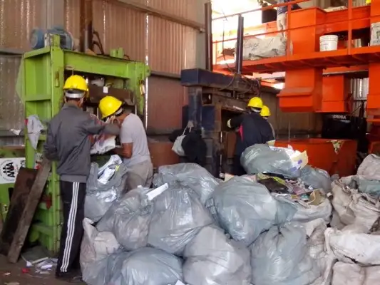 Los apuntes de la campaña ambiental fueron entregados a la Cooperativa Ecogualeguaychu