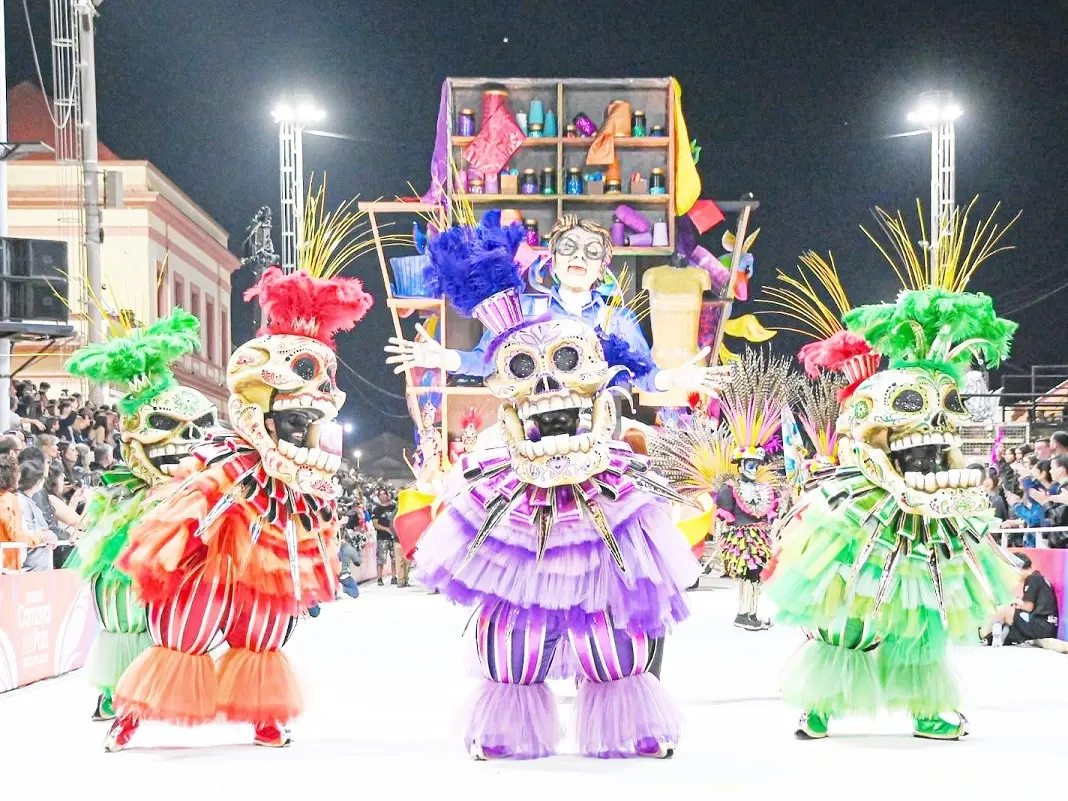 Con más de 15 mil personas, comenzó el Carnaval del País