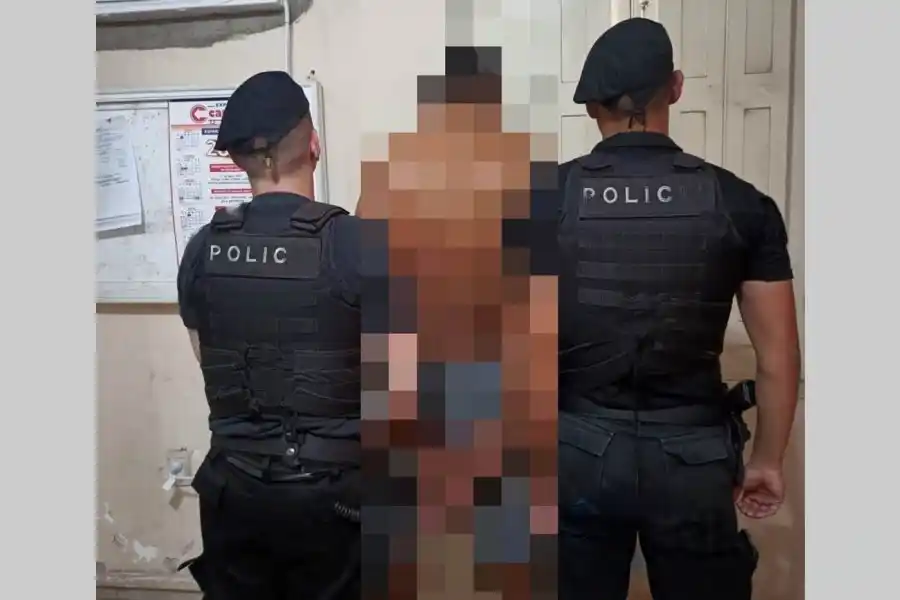 Intentó robar, los vecinos lo vieron, se escondió y fue detenido con un arma blanca