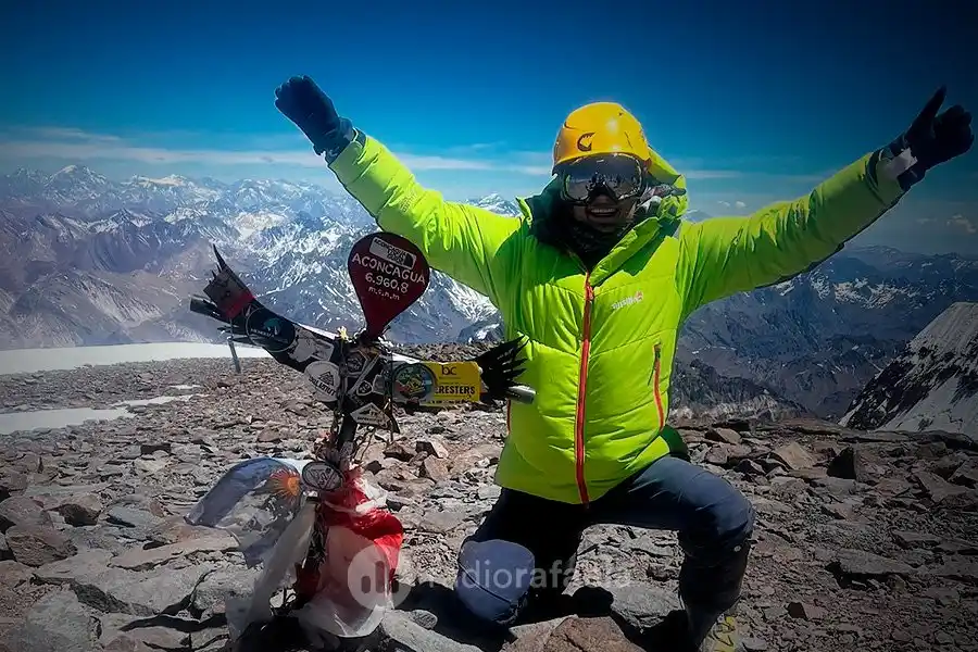 Histórico: una rafaelina alcanzó la cumbre del Aconcagua, el pico más alto de América