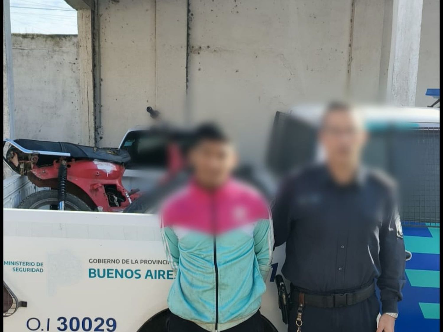 Intercepción policial y secuestro de moto con numeración suprimida en Quequén
