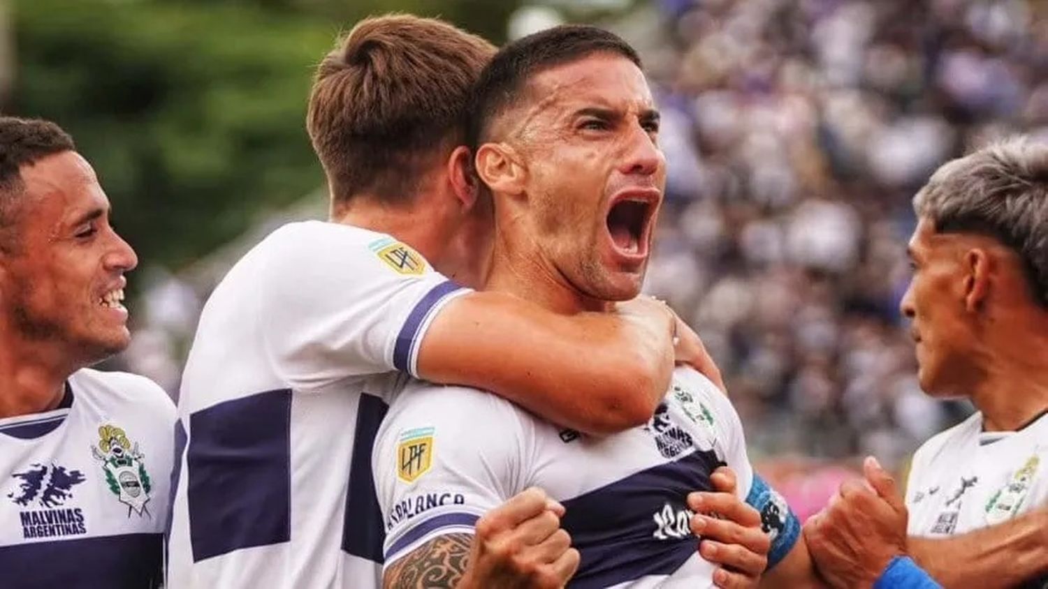 El Lobo ganó 2-1 en el estadio Juan Carmelo Zerillo.
