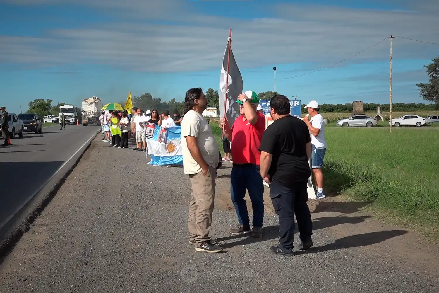 domingo posetto reclamo atilra veronica lehmann polemica reclamo corte de ruta empresa leche lácteo - 5