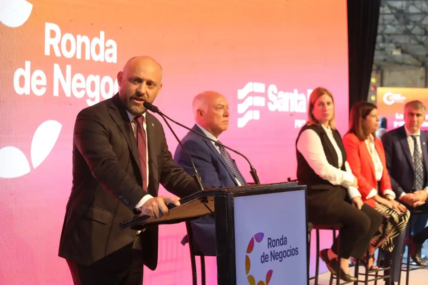 El ministro de Desarrollo Productivo, Gustavo Puccini, encabezó el encuentro.