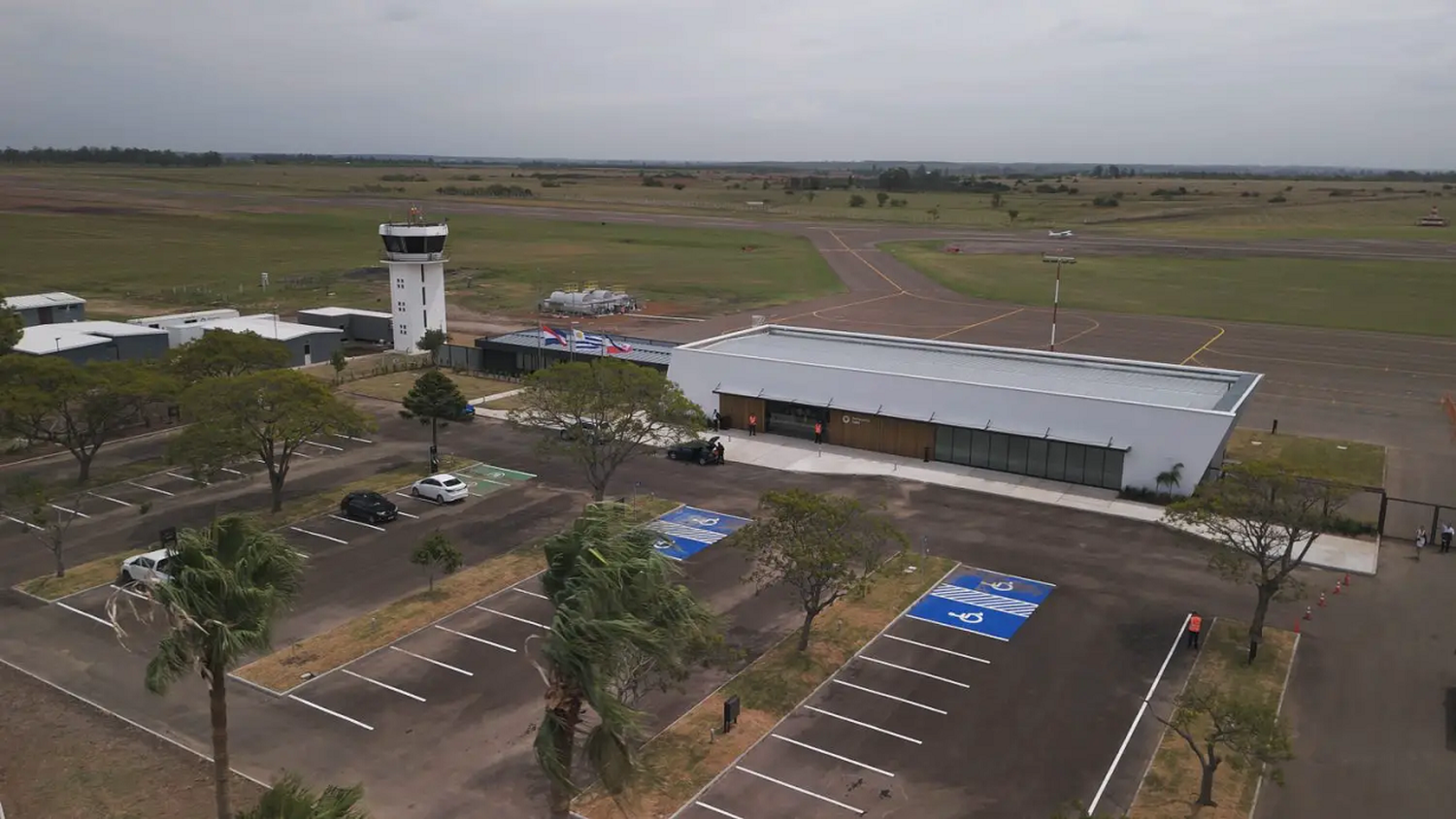 Inauguraron el renovado aeropuerto de Salto, Uruguay