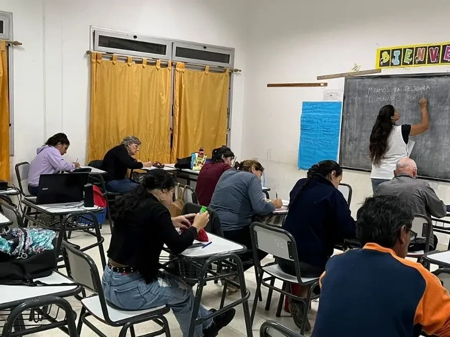 Denuncian el cierre de 58 Centros Educativos de Adultos por decisión del Consejo de Educación.