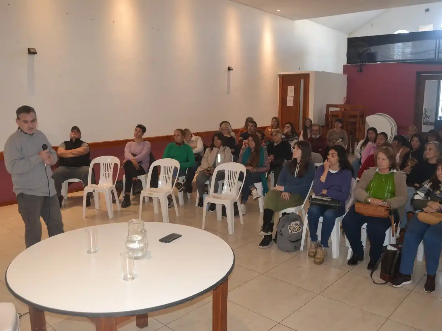 Francisco Sepúlveda en su disertación sobre la autosanación.