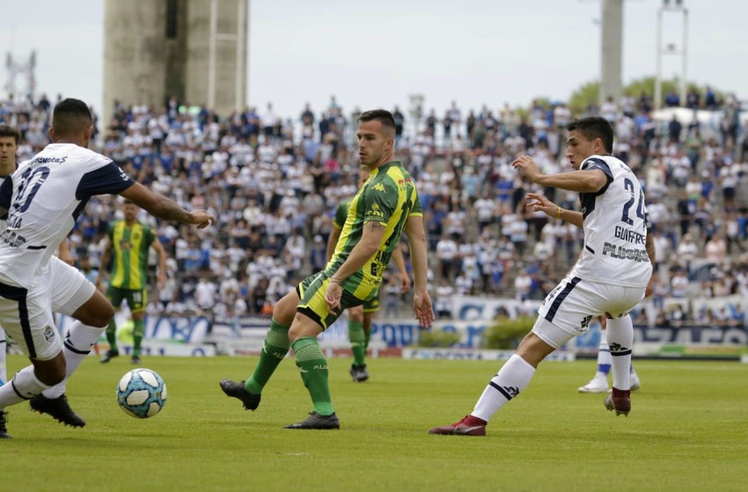 El equipo de "Dios" hundió aún más en el infierno a Aldosivi