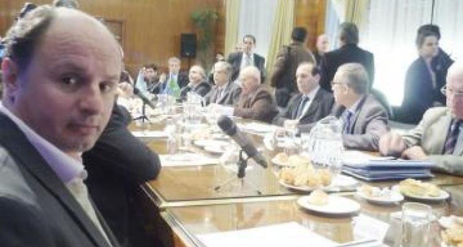 Guacone vuelve en diez días a ver qué le ofrece De Vido tras su pedido de viviendas
