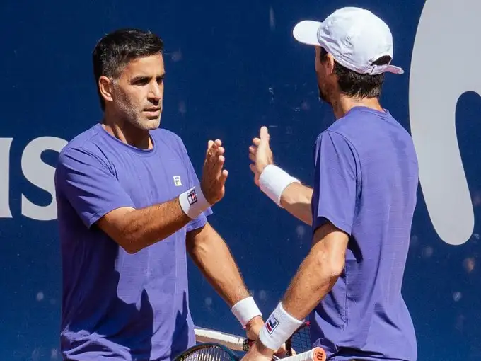 González y Molteni arrancaron con un triunfo.