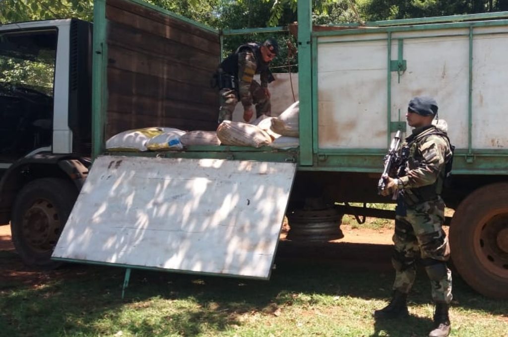 Prefectura secuestró 6,5 toneladas de soja de contrabando