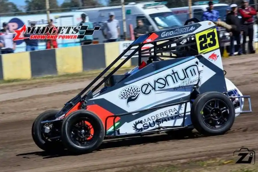 Jornada nocturna para el Midgets Show and Power