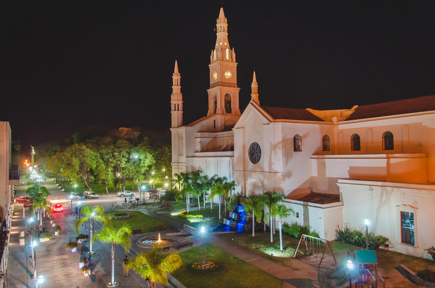 La plaza y el templo, un par heredado de la colonia