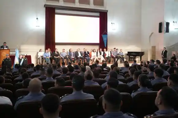 Entregaron certificados a 220 policías graduados en las Tecnicaturas de Análisis del Delito e Investigación Criminal