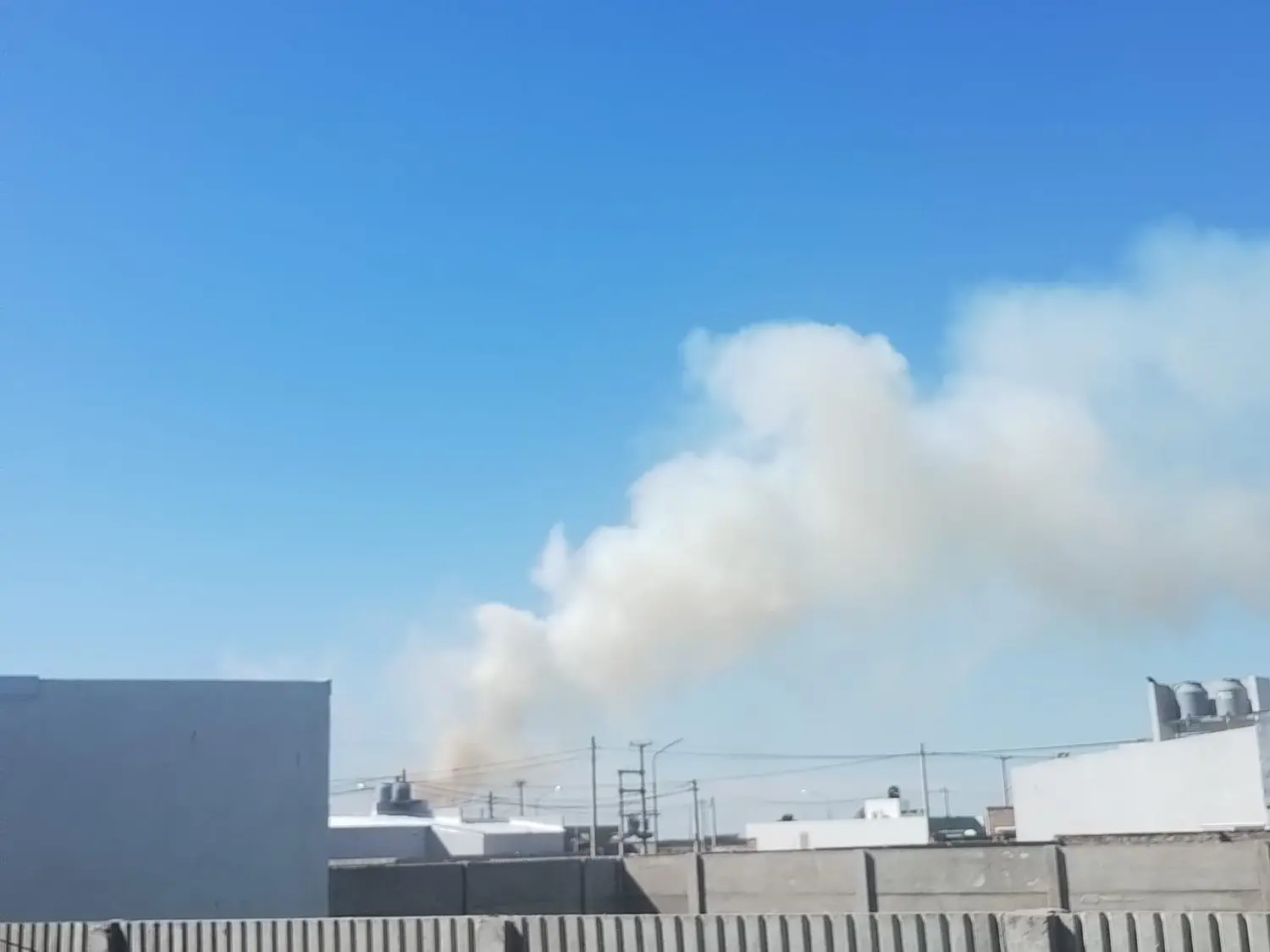 Una columna de humo alarmó a los vecinos de Rafaela y la zona, ¿qué ocurrió?
