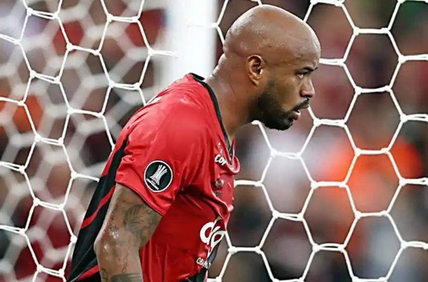 Dos casos de dóping en Athletico Paranaense