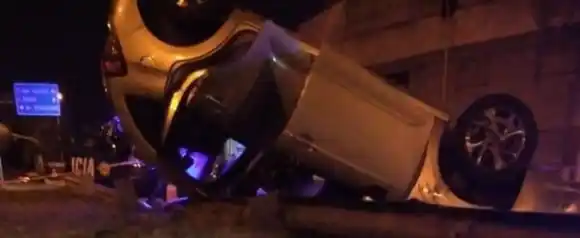 Persecución, vuelco y enfrentamiento con la policía, dejó como saldo dos detenidos