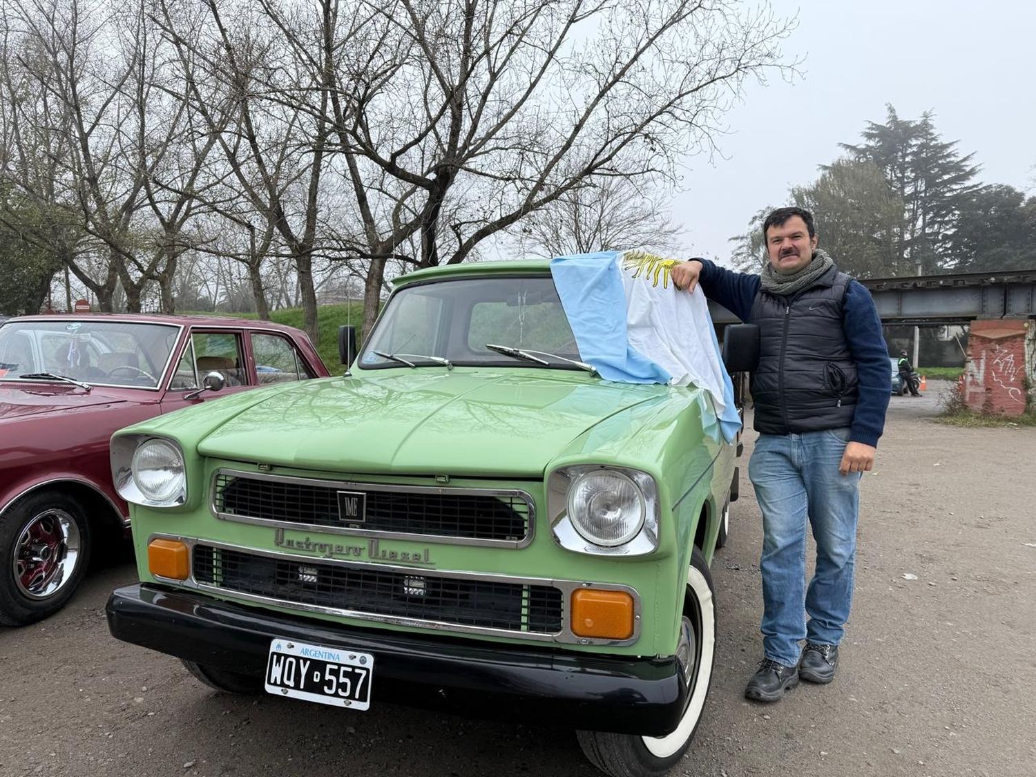 Una emotiva historia del 25 de Mayo en Tandil: Tito, el Rastrojero y "los viejos que ayudan desde arriba"