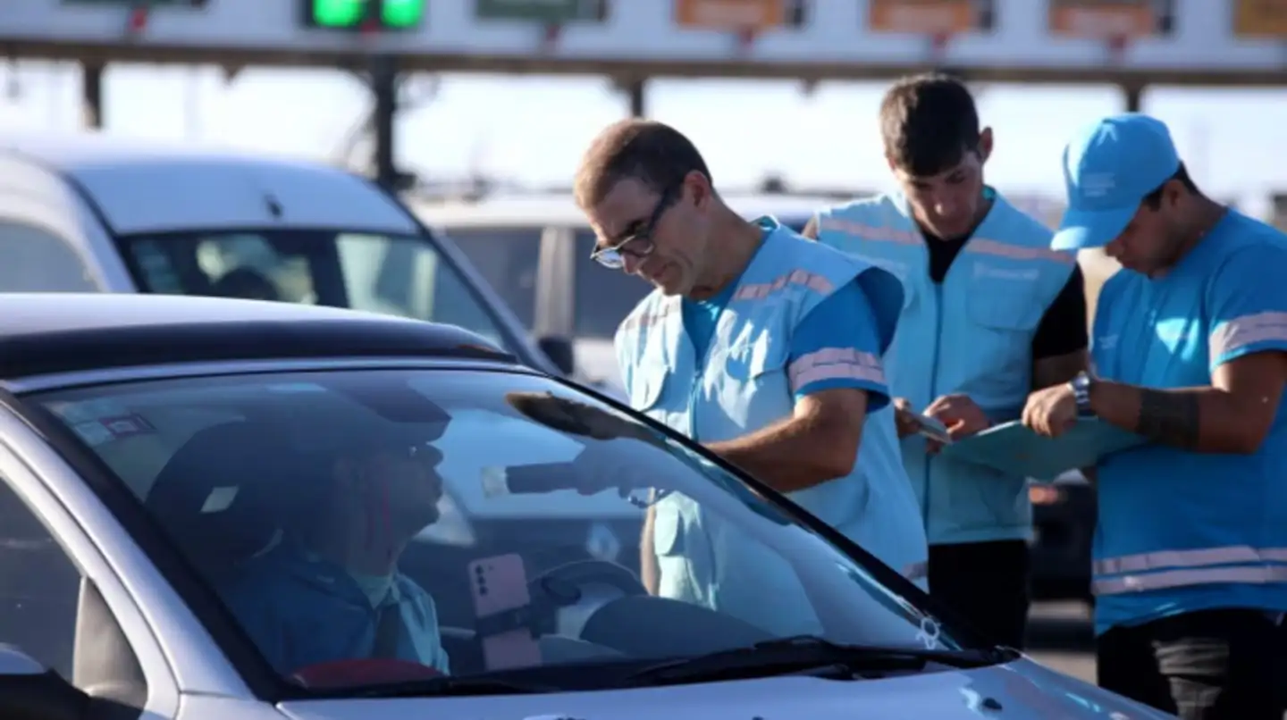 El esquema sancionatorio se basa en la UF, cuyo valor se calcula a partir del precio promedio del litro de nafta premium en la sede La Plata del Automóvil Club Argentino.