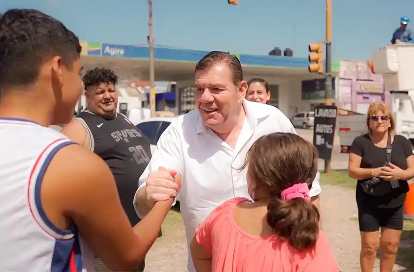 Comenzó el recambio de luminarias LED en Malvinas Argentinas