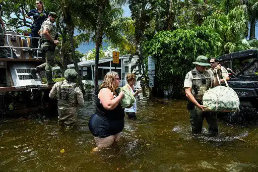 DECLARAN desastre mayor en Florida por tormentas, tornados e inundaciones