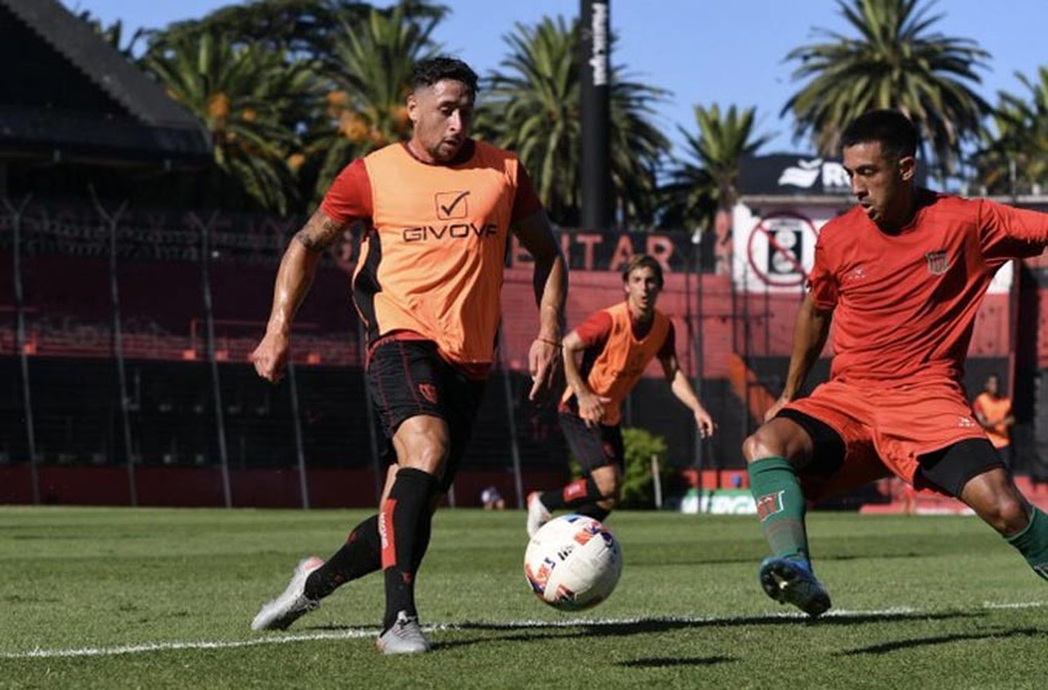 Lluvia de goles en el Coloso: Newells igualó 4-4 ante Agropecuario en su segundo amistoso de pretemporada